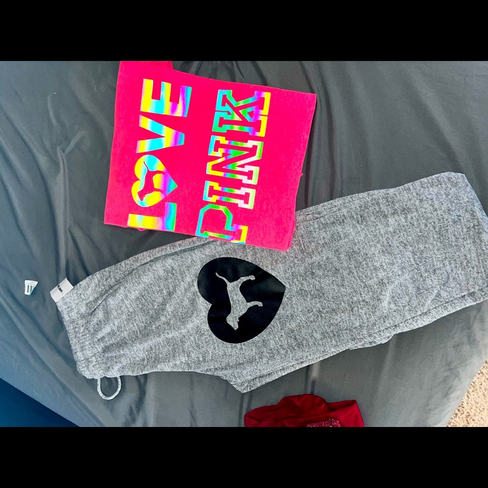 pink name logo tee shirt with the dog heart logo sweat pants